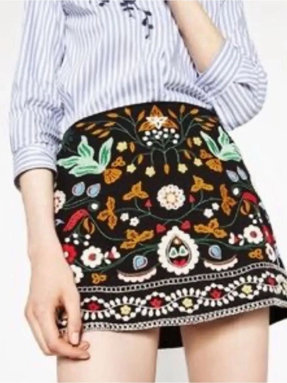 Zara Black Mini Skirt with Multicolor Floral Embroidery M